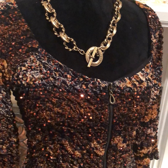 Beautiful jacket - Picture 3 of 8